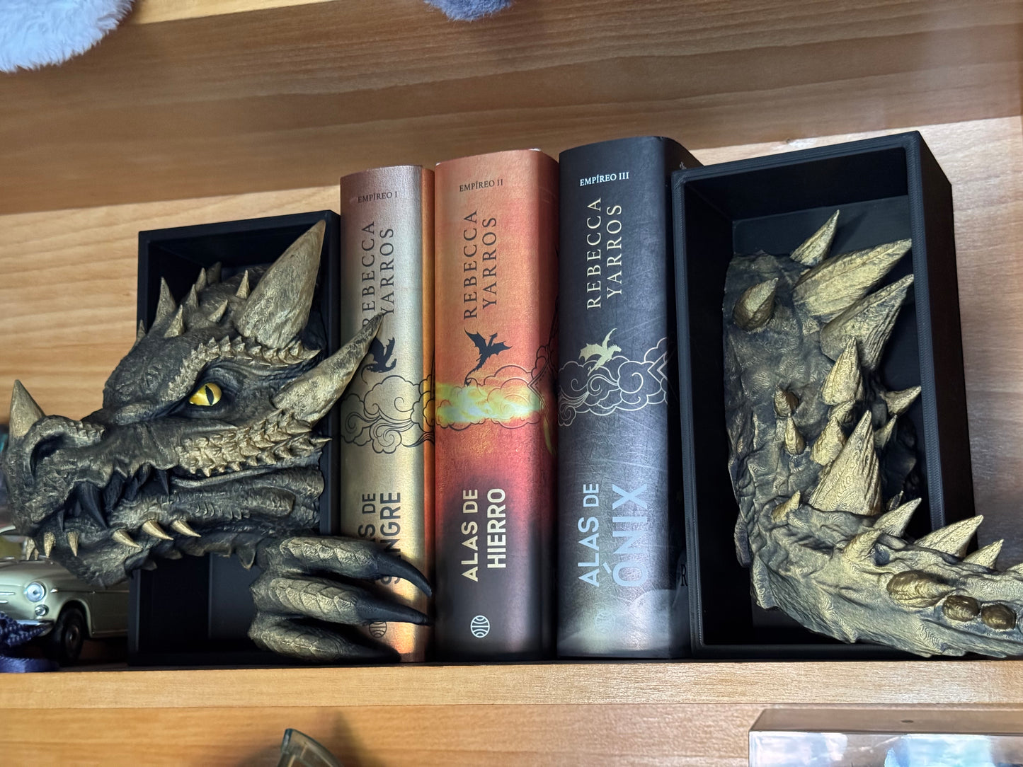 Fierce Dragon Book Nook β Hand-Painted Fantasy Decor for Bookshelves | Unique Gift for Book Lovers | Head + Tail