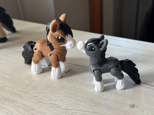 Articulated Horse Figurine – 3D Printed Figure in Custom Sizes | Posable Horse Gift for Horse Lovers & Collectors