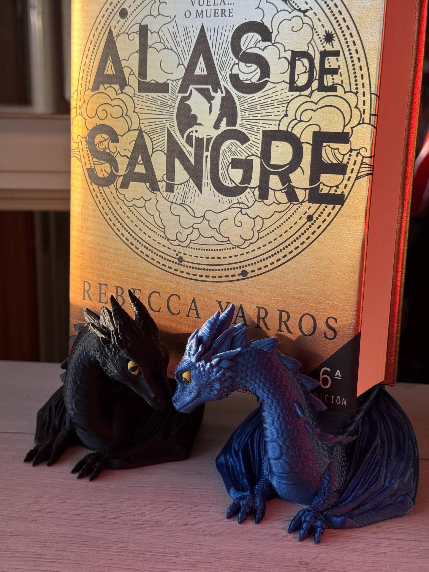 Expositor de libros con dragones gemelos: soporte para libros, decoración de librerías, soporte para tabletas Kindle, expositor de wyvern