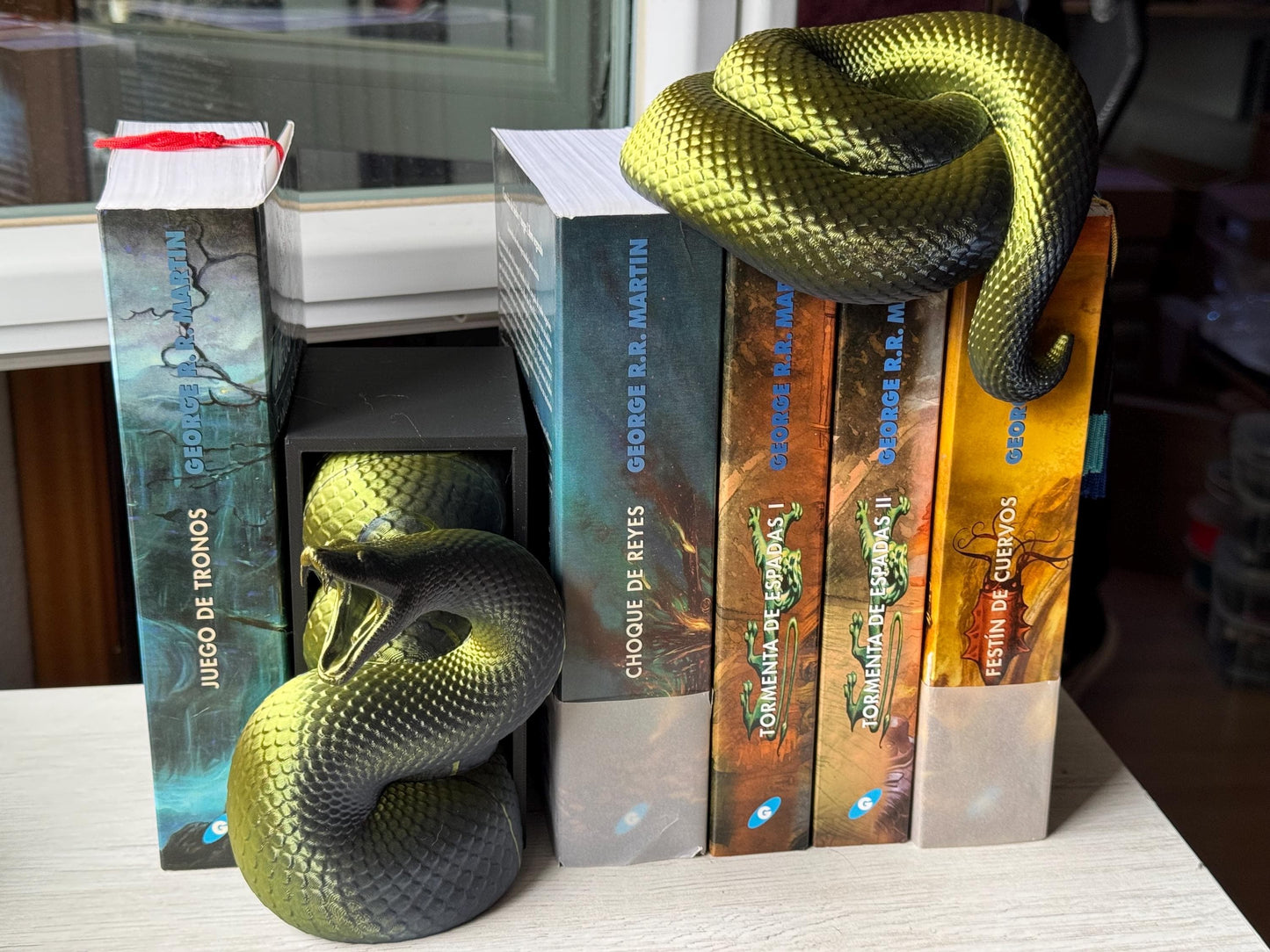 Snake Book Nook –  Animals emerging between books | Two-Part Head & Tail Design | Fantasy Book Nook Decor |  Unique Gift for Book Lovers