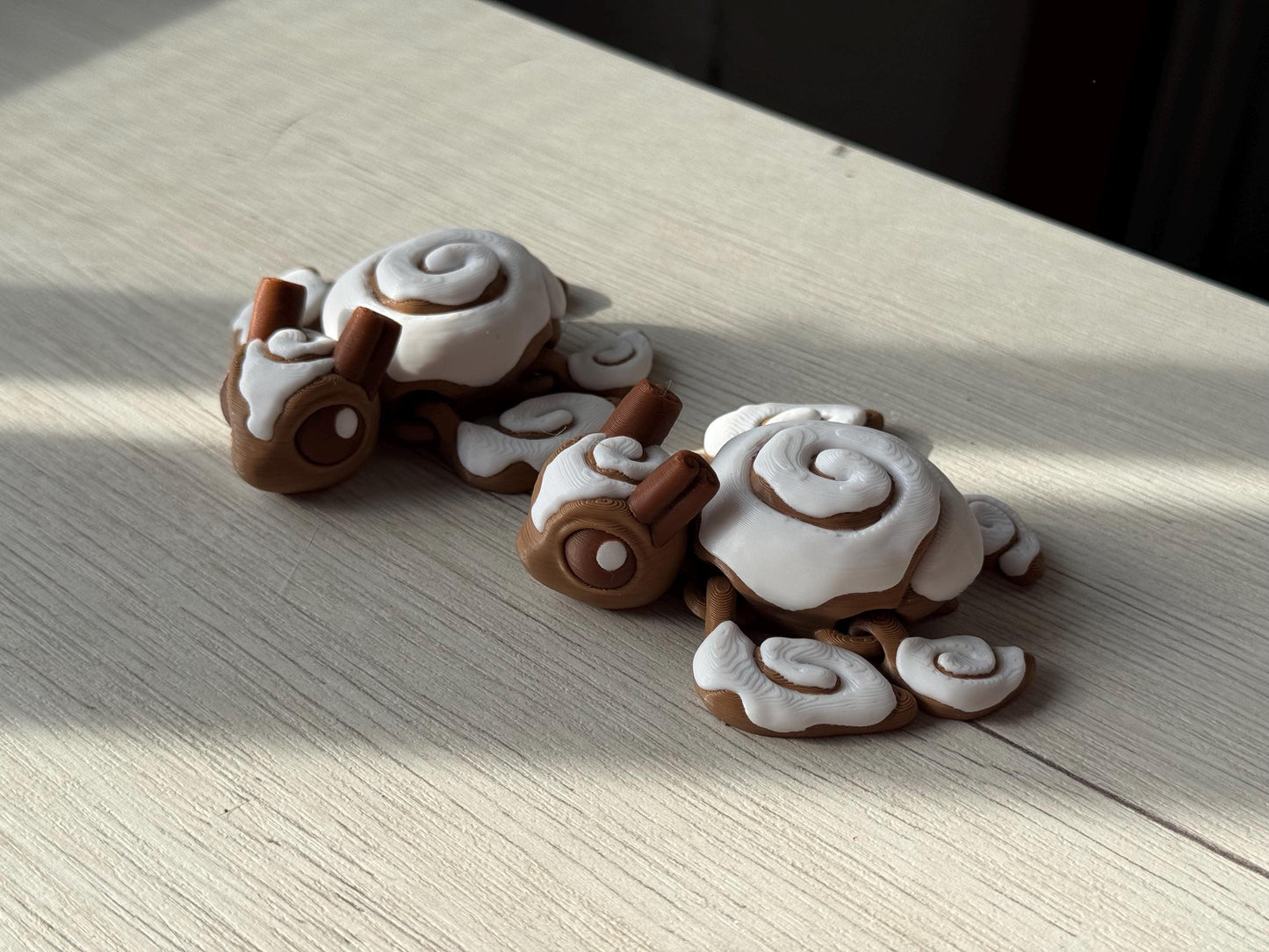 Articulated apple pie turtles - gift for turtle lovers, adorable turtles, figures for desk, mini articulated turtle, cinnamon turtle