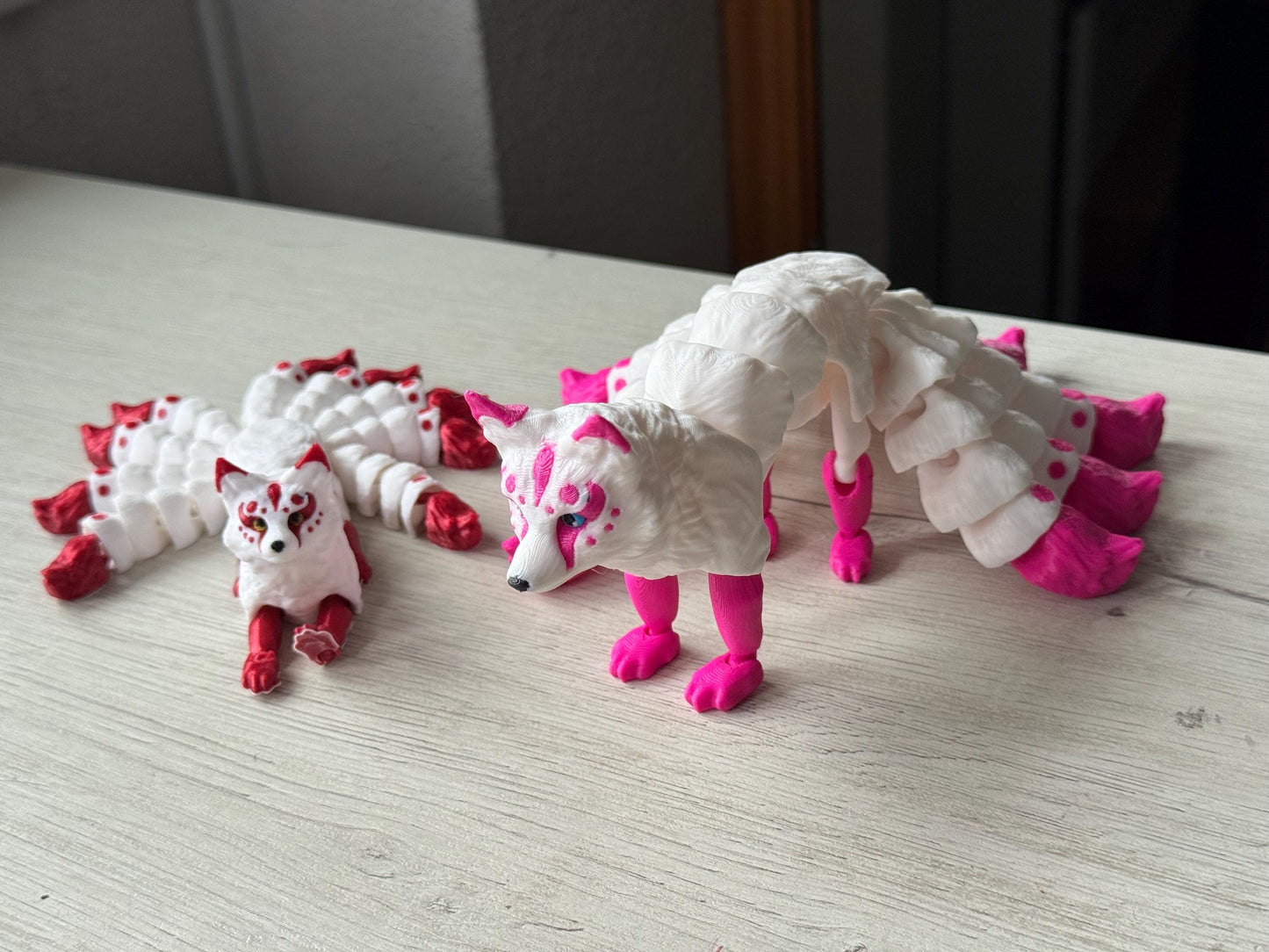 Kitsune 9 colas flexi - Figura articulada anti estrés | Adorables animales