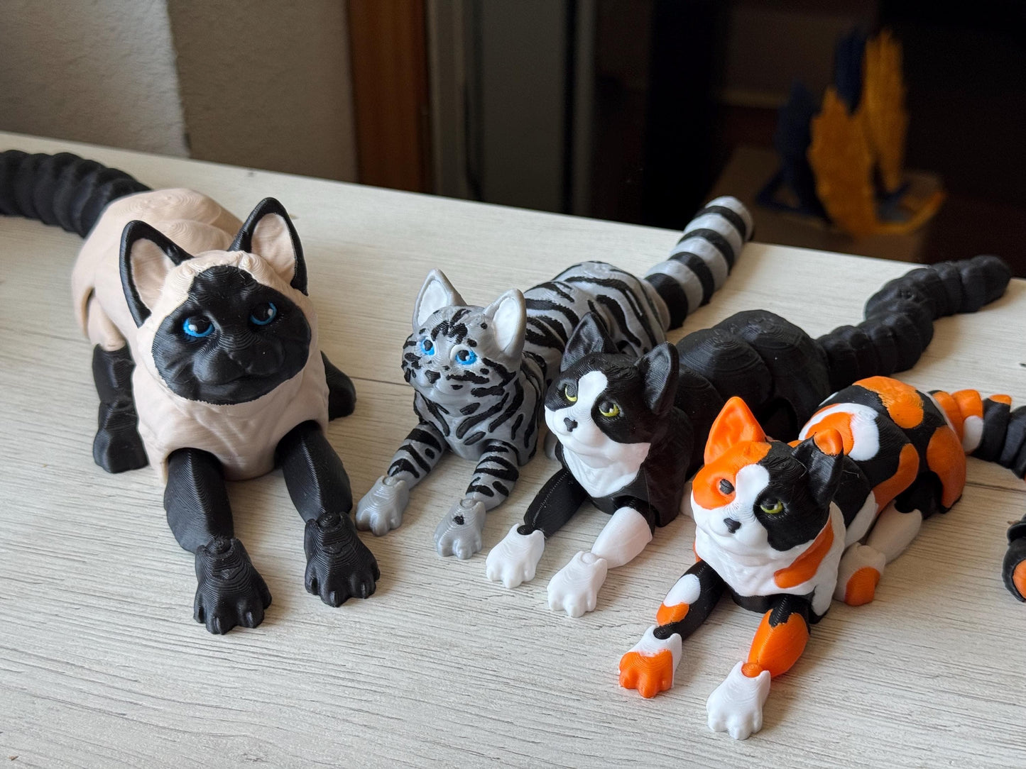 Custom Articulated Cat Figurine – 3D Printed Kitty in Calico, Tuxedo, Black, White | Pet Replica Gift for Cat Lovers