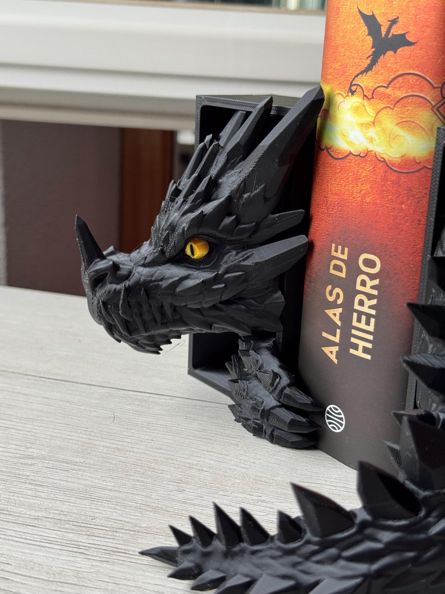 Mini sujetalibros de dragón de cristal – Decoración de fantasía pintada a mano | Regalo personalizado para amantes de los libros | Accesorio de estantería con forma de dragón pequeño