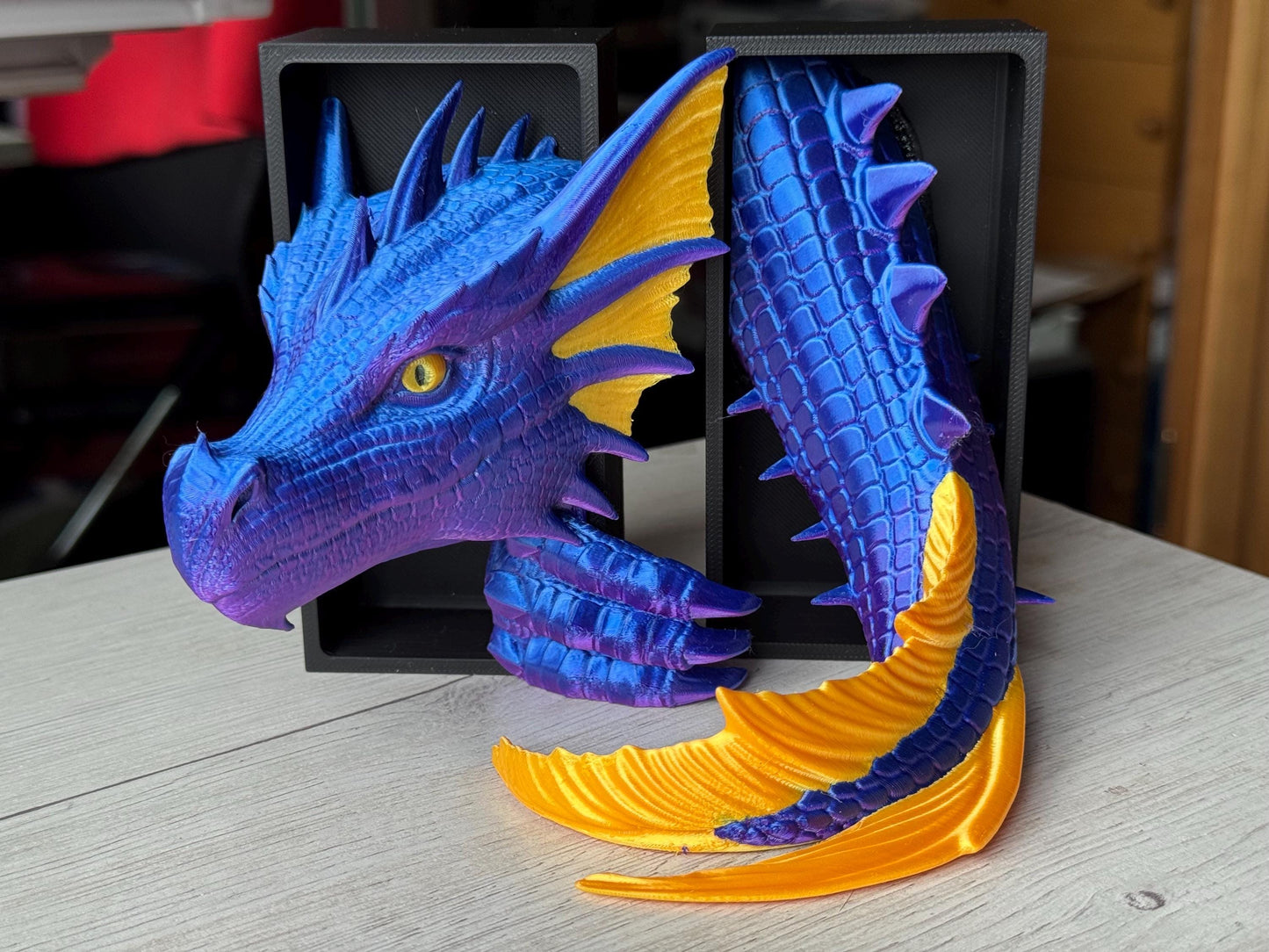 Mini sujetalibros de dragón marino – Decoración de fantasía pintada a mano | Regalo personalizado para amantes de los libros | Accesorio de estantería con dragón pequeño