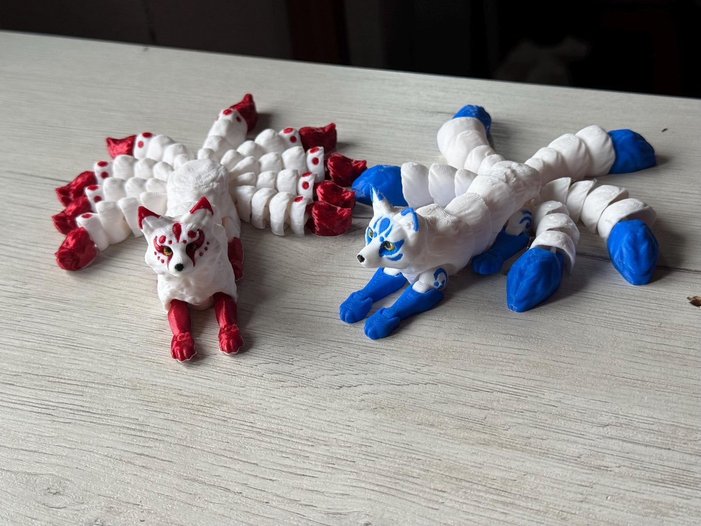 Kitsune 9 colas flexi - Figura articulada anti estrés | Adorables animales