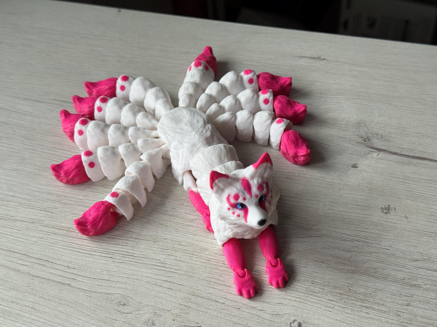 Kitsune 9 colas flexi - Figura articulada anti estrés | Adorables animales