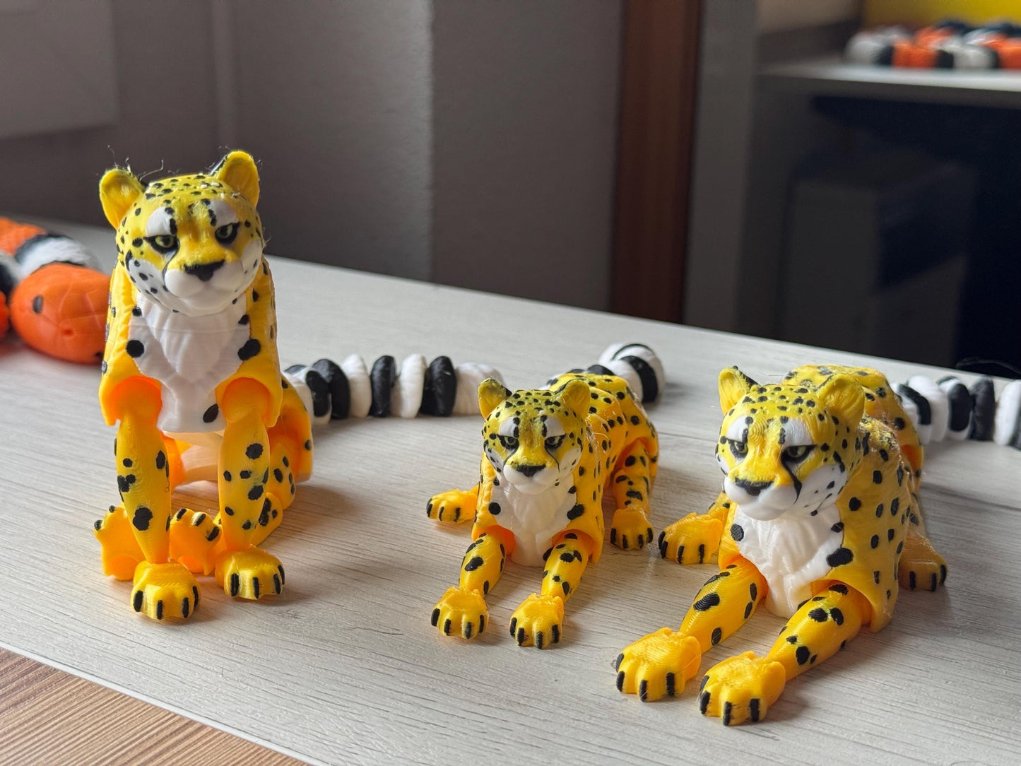 Articulated Animal Figurines – Posable Fox, Wolf, Tiger, Cheetah, Arctic Leopard | 3D Printed Figure | Flexible Animal Gift