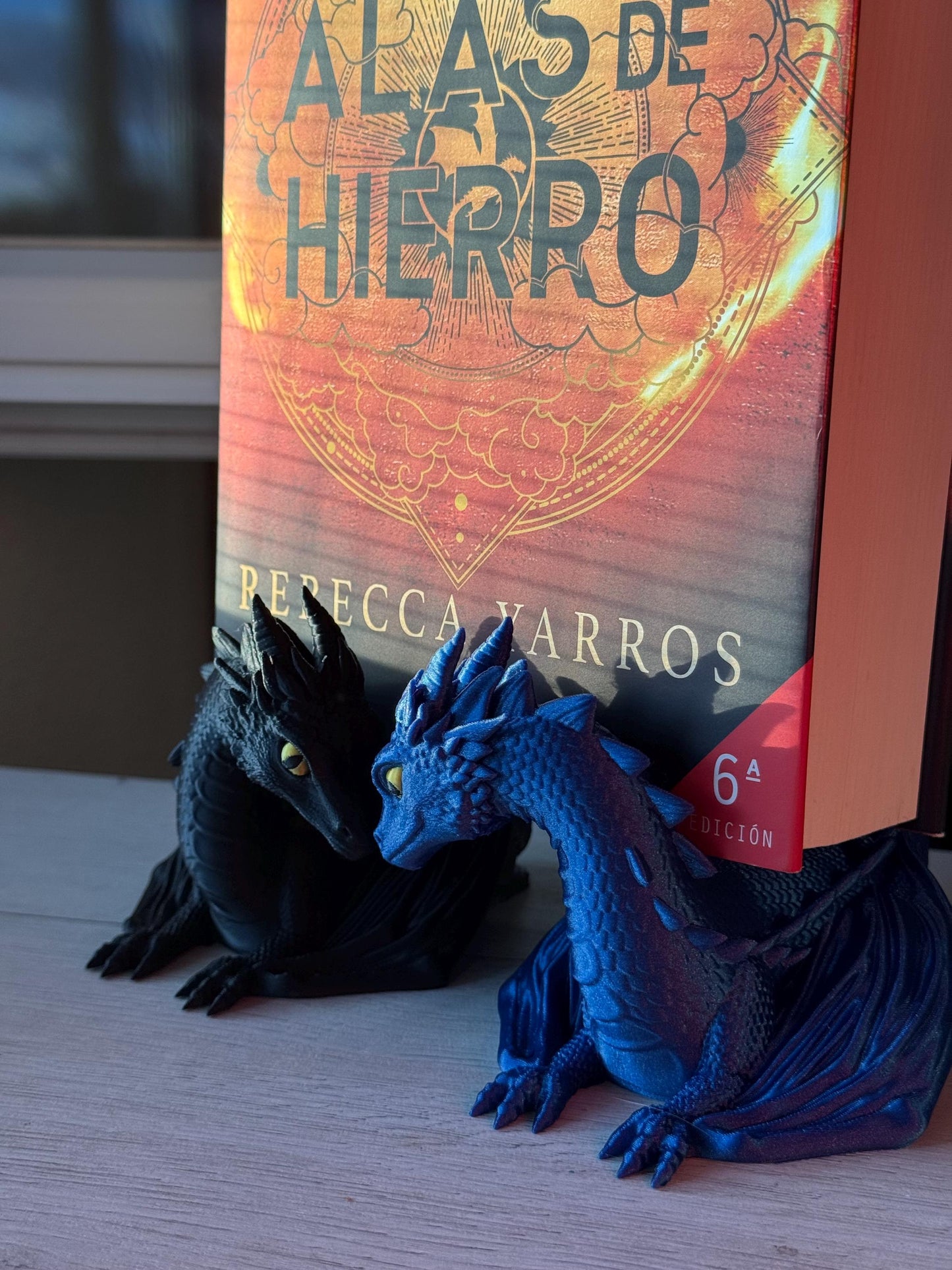 Expositor de libros con dragones gemelos: soporte para libros, decoración de librerías, soporte para tabletas Kindle, expositor de wyvern