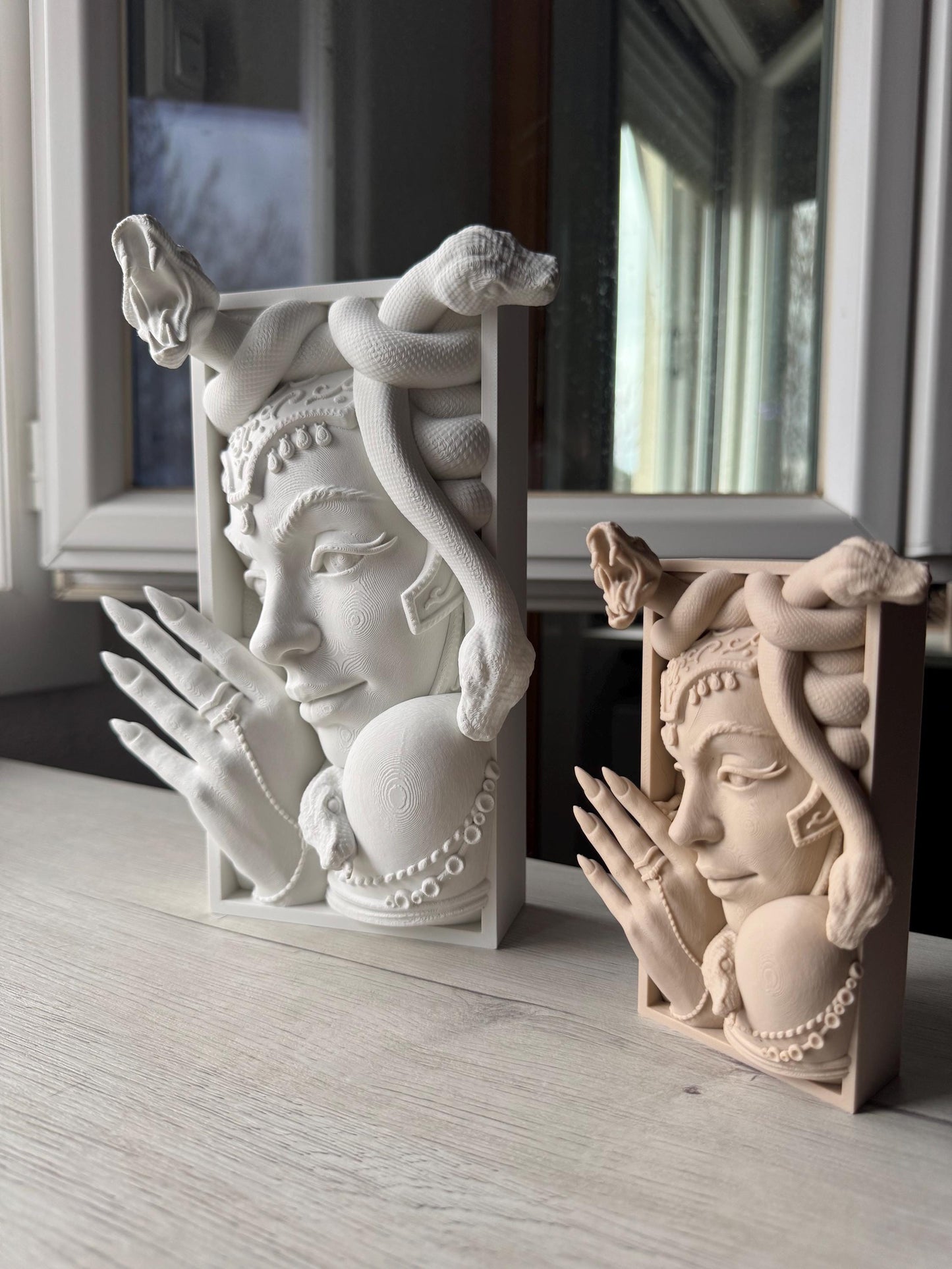 Separalibros Medusa – Decoración mitológica para estantería | Accesorio de lectura único | Amantes de los libros | decoración de terror