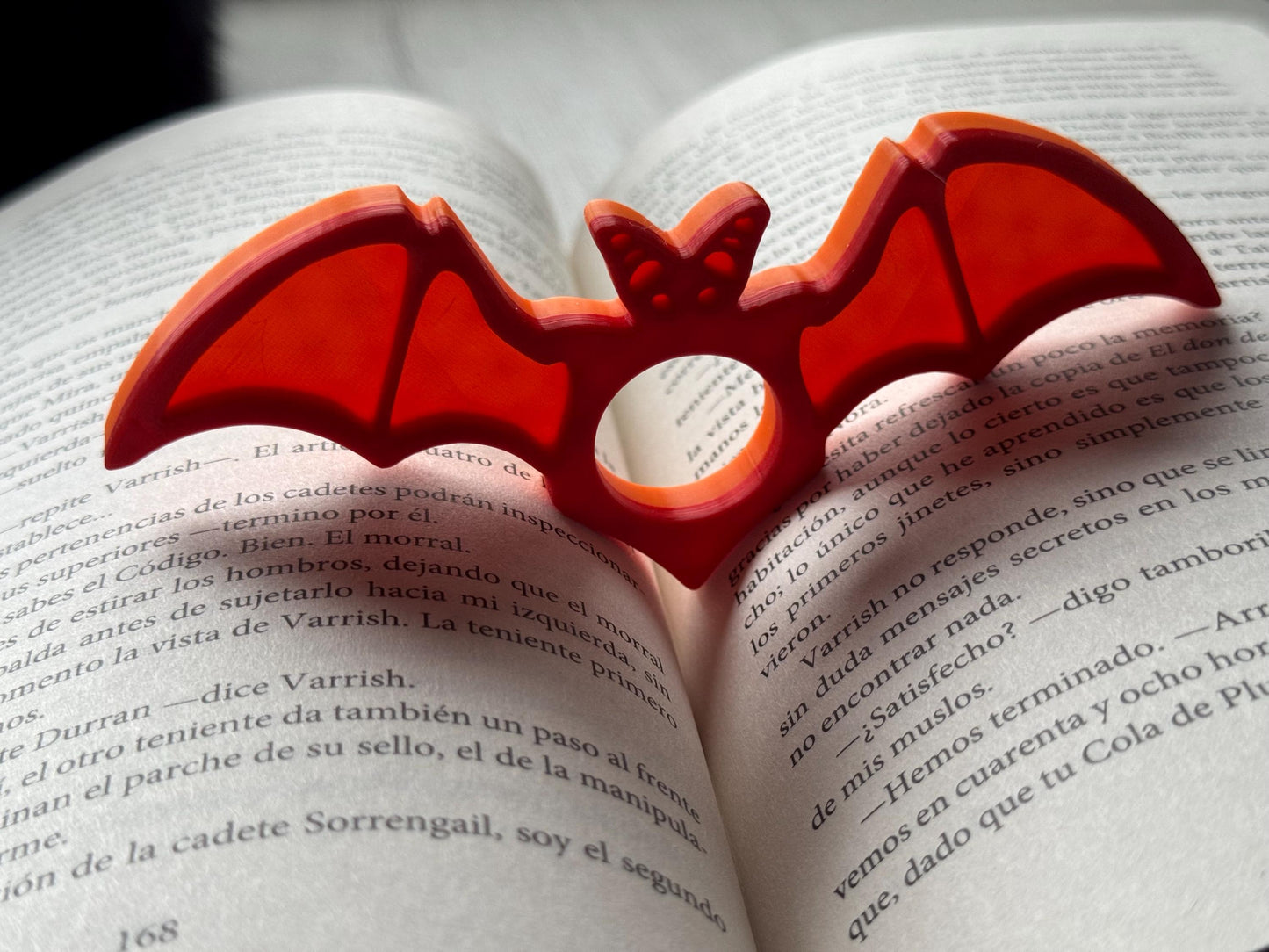Dragon & Bat Thumb Page Holder – Comfortable Reading Aid for Book Lovers