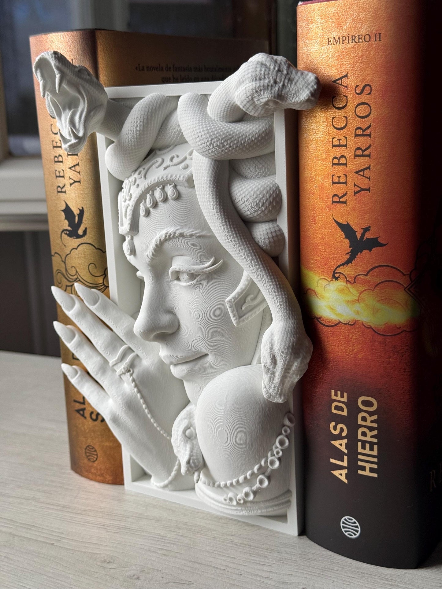 Separalibros Medusa – Decoración mitológica para estantería | Accesorio de lectura único | Amantes de los libros | decoración de terror