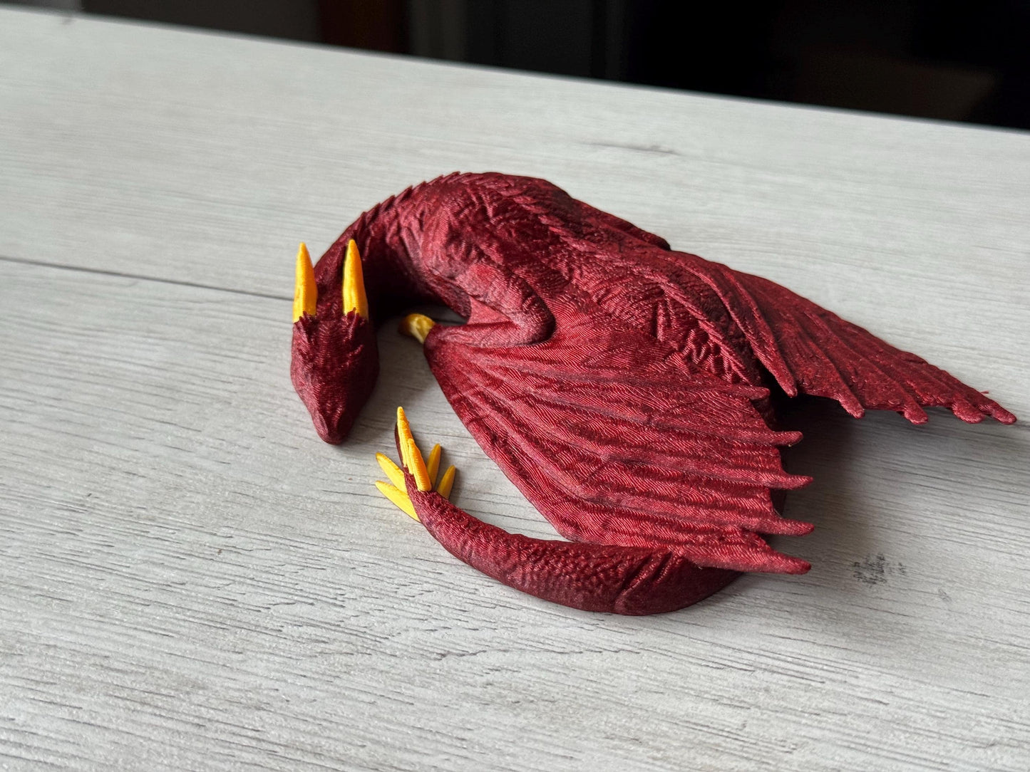 Figura de wyvern durmiente - Dragón feroz | Decoración de estantería | Decoración de fantasía | Decoración de estanterías