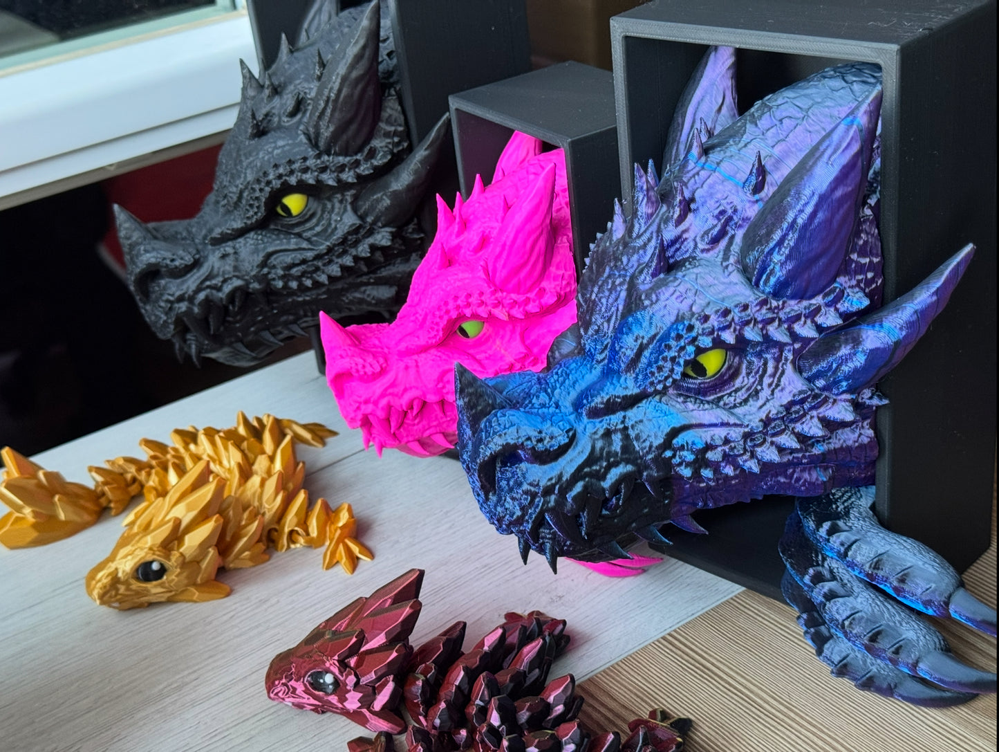 Fierce Dragon Bookend V2 – Fantasy Decor for Bookshelves | 20cm height | Dragon Gift for Book Lovers | Dragon head + tail