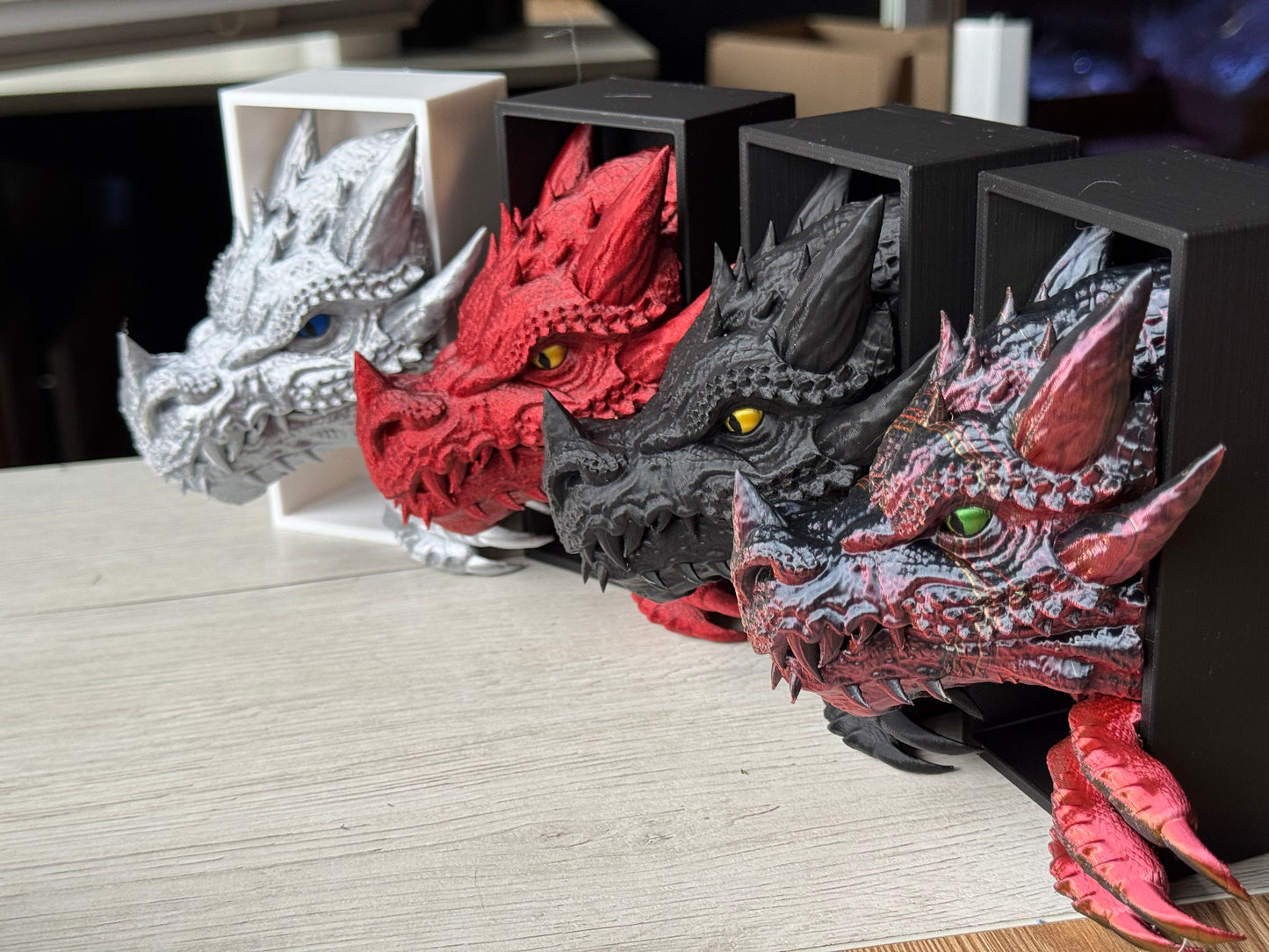 Fierce Dragon Bookend V2 – Fantasy Decor for Bookshelves | 20cm height | Dragon Gift for Book Lovers | Dragon head + tail
