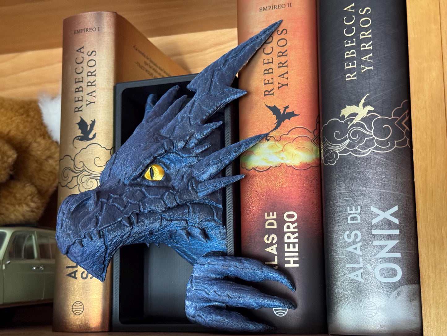 Sujetalibros Dragón Relámpago Feroz – Decoración de fantasía para estanterías | Tamaños mediano y grande | Regalo de dragón para amantes de la lectura