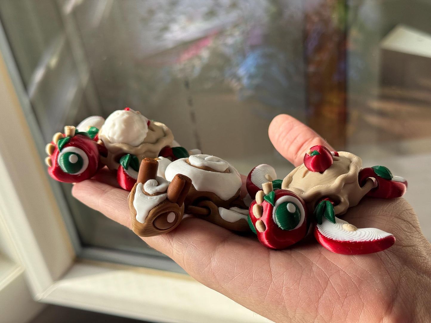 Articulated apple pie turtles - gift for turtle lovers, adorable turtles, figures for desk, mini articulated turtle, cinnamon turtle