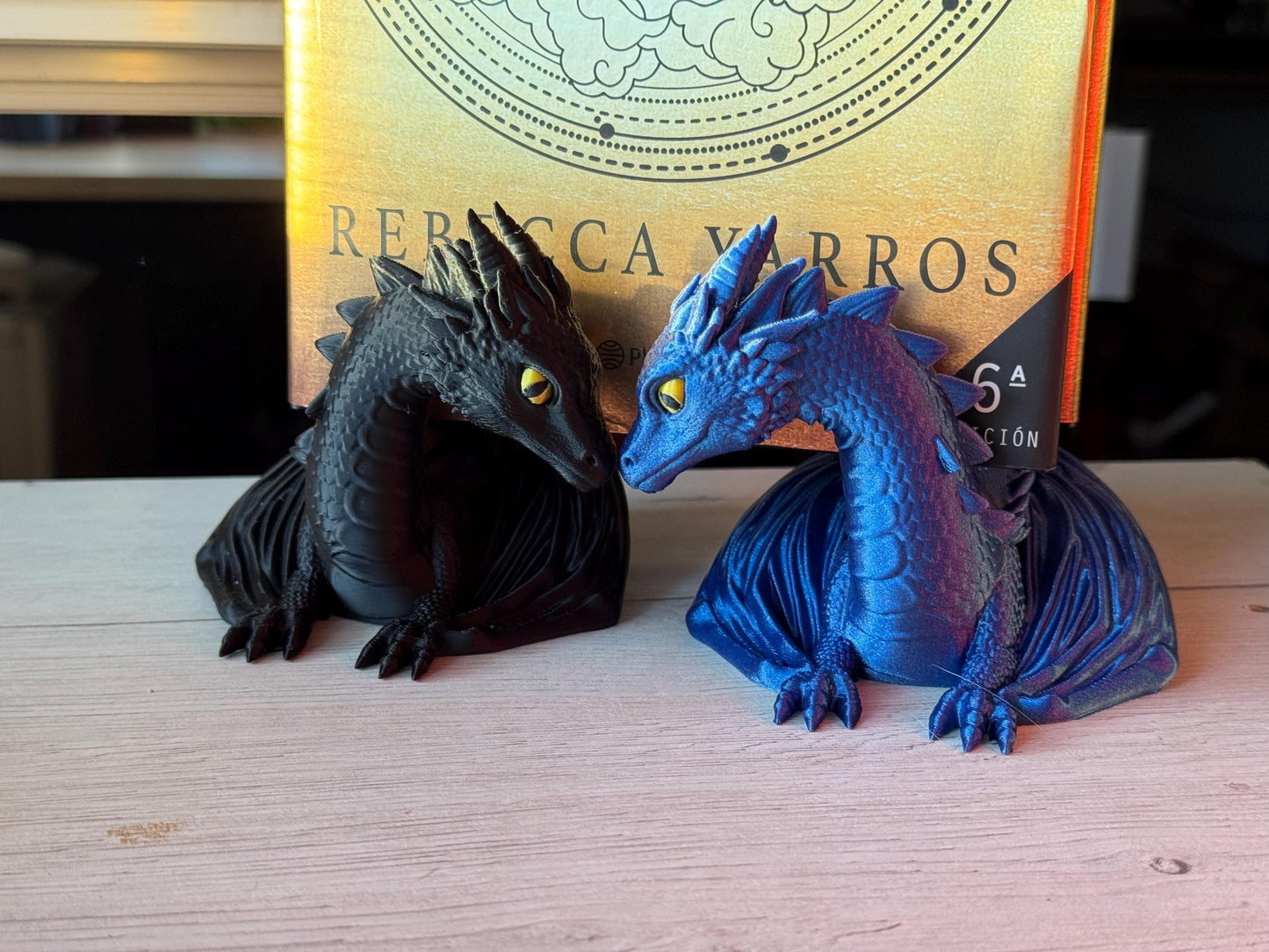 Expositor de libros con dragones gemelos: soporte para libros, decoración de librerías, soporte para tabletas Kindle, expositor de wyvern