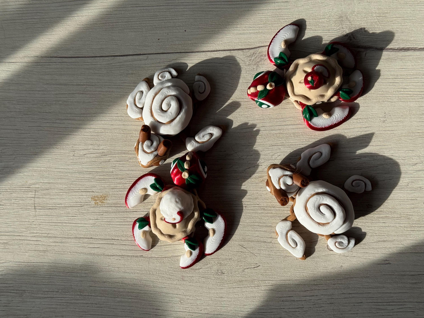 Articulated apple pie turtles - gift for turtle lovers, adorable turtles, figures for desk, mini articulated turtle, cinnamon turtle