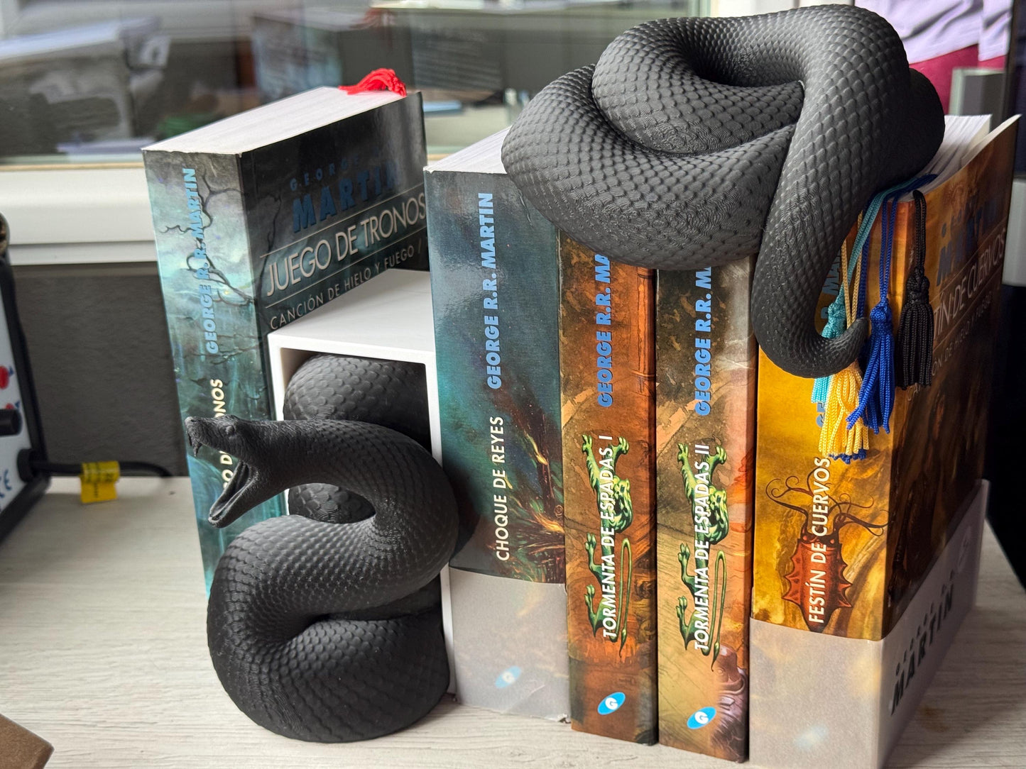 Snake Book Nook –  Animals emerging between books | Two-Part Head & Tail Design | Fantasy Book Nook Decor |  Unique Gift for Book Lovers