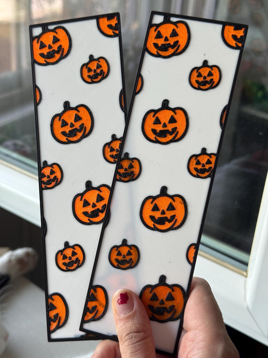 Pumpkin Bookmark – Stained Glass Effect 3D Printed Bookmark | Spooky Cute Halloween Gift | Translucent PLA | Gift for Book Lovers & Readers