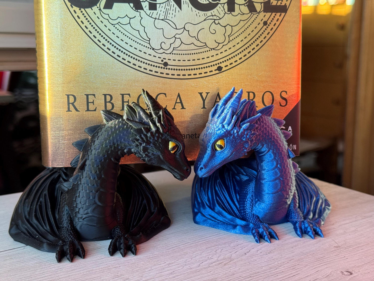 Expositor de libros con dragones gemelos: soporte para libros, decoración de librerías, soporte para tabletas Kindle, expositor de wyvern