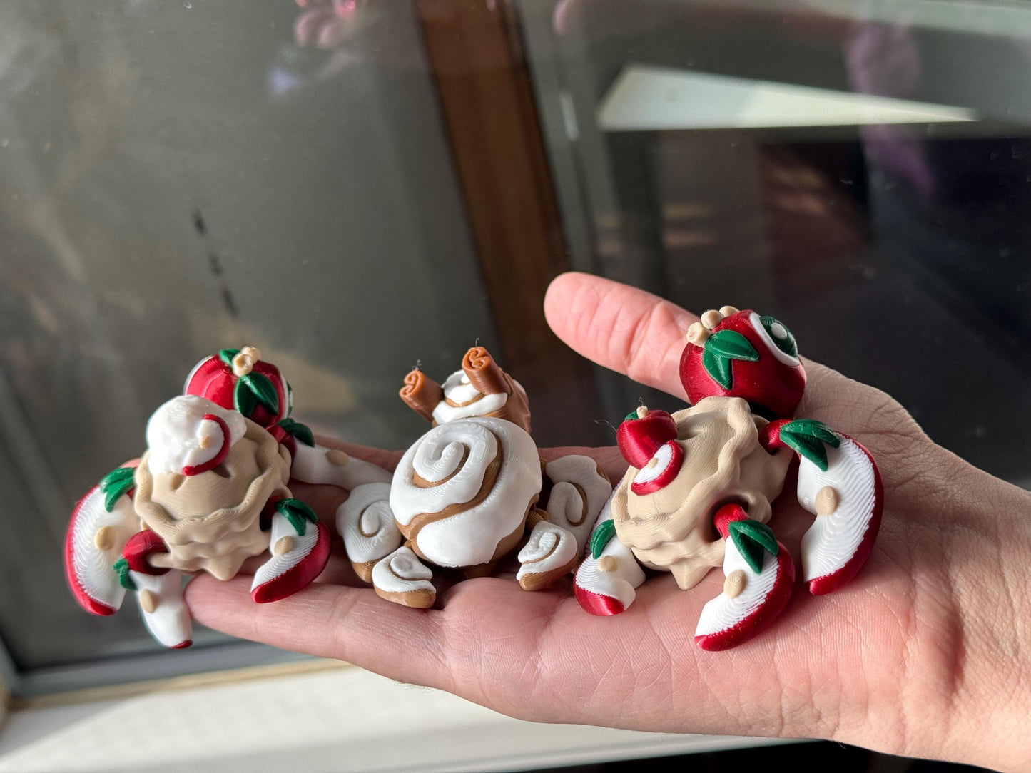 Articulated apple pie turtles - gift for turtle lovers, adorable turtles, figures for desk, mini articulated turtle, cinnamon turtle