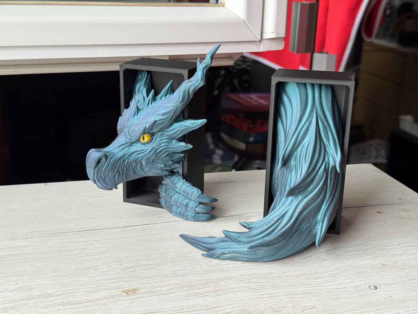 Mini sujetalibros de dragón de sombra – Decoración de fantasía pintada a mano | Regalo personalizado para amantes de los libros | Accesorio de estantería de dragón pequeño