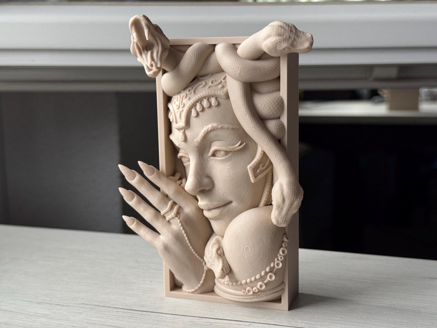 Separalibros Medusa – Decoración mitológica para estantería | Accesorio de lectura único | Amantes de los libros | decoración de terror