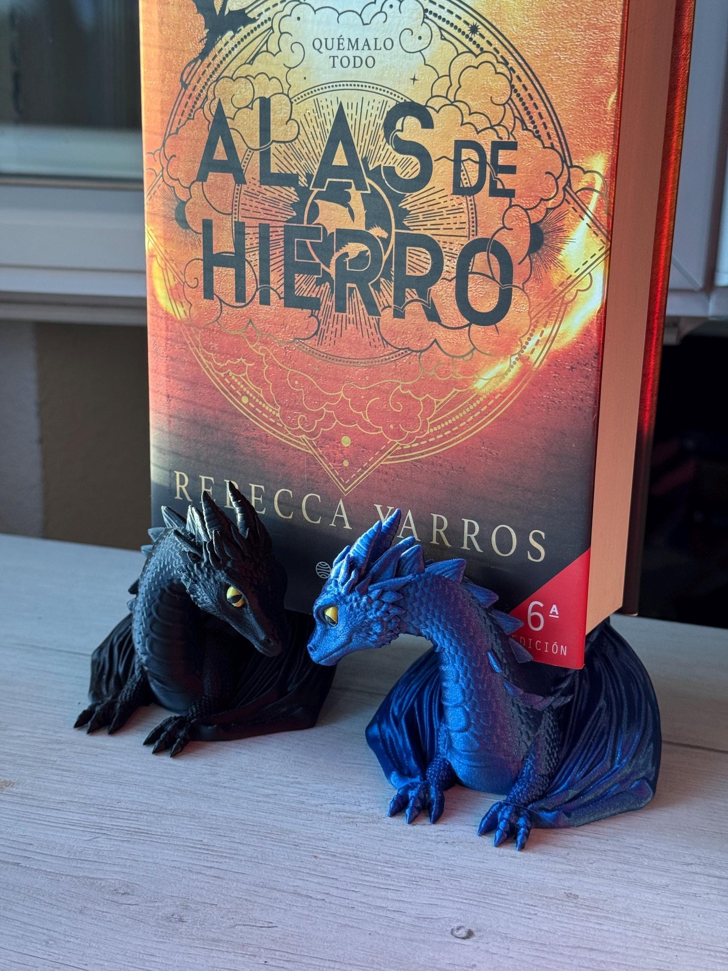 Expositor de libros con dragones gemelos: soporte para libros, decoración de librerías, soporte para tabletas Kindle, expositor de wyvern