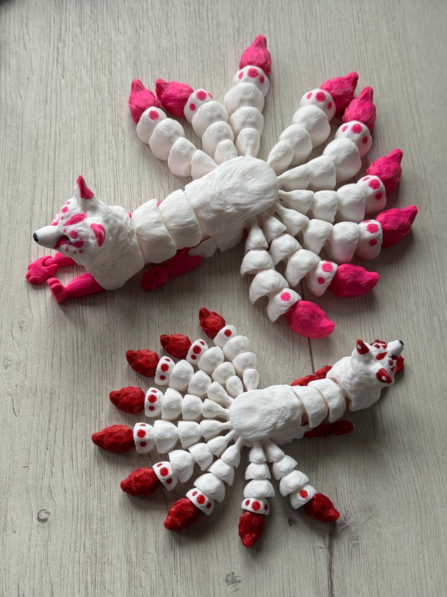 Kitsune 9 colas flexi - Figura articulada anti estrés | Adorables animales