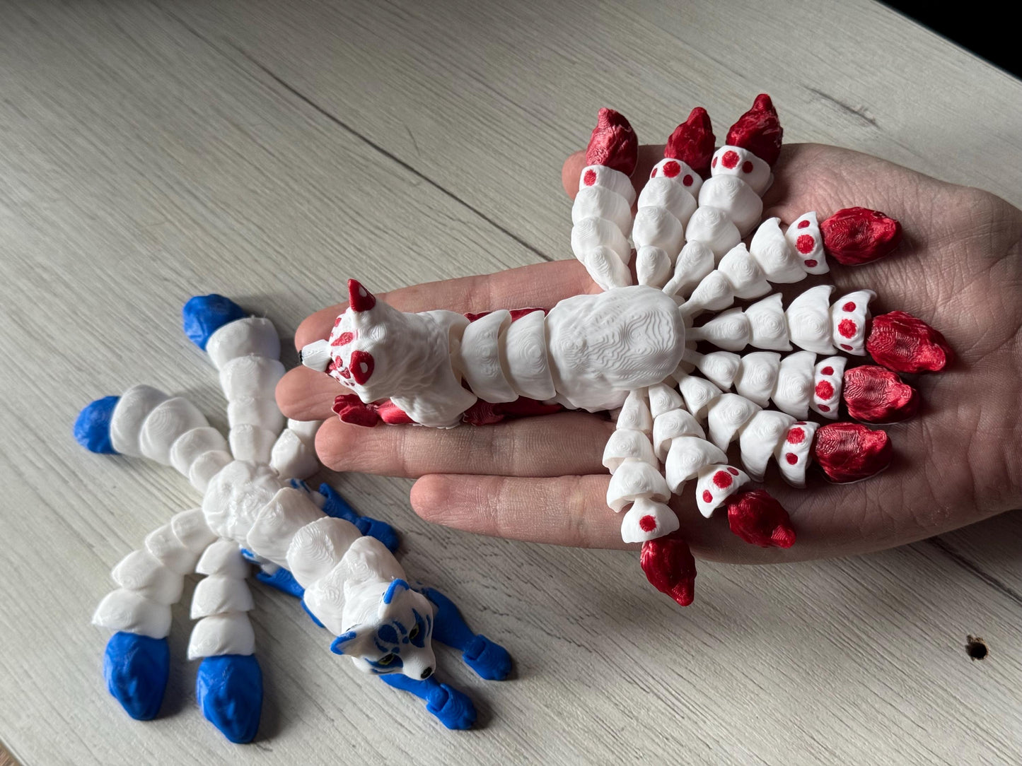 Kitsune 9 colas flexi - Figura articulada anti estrés | Adorables animales