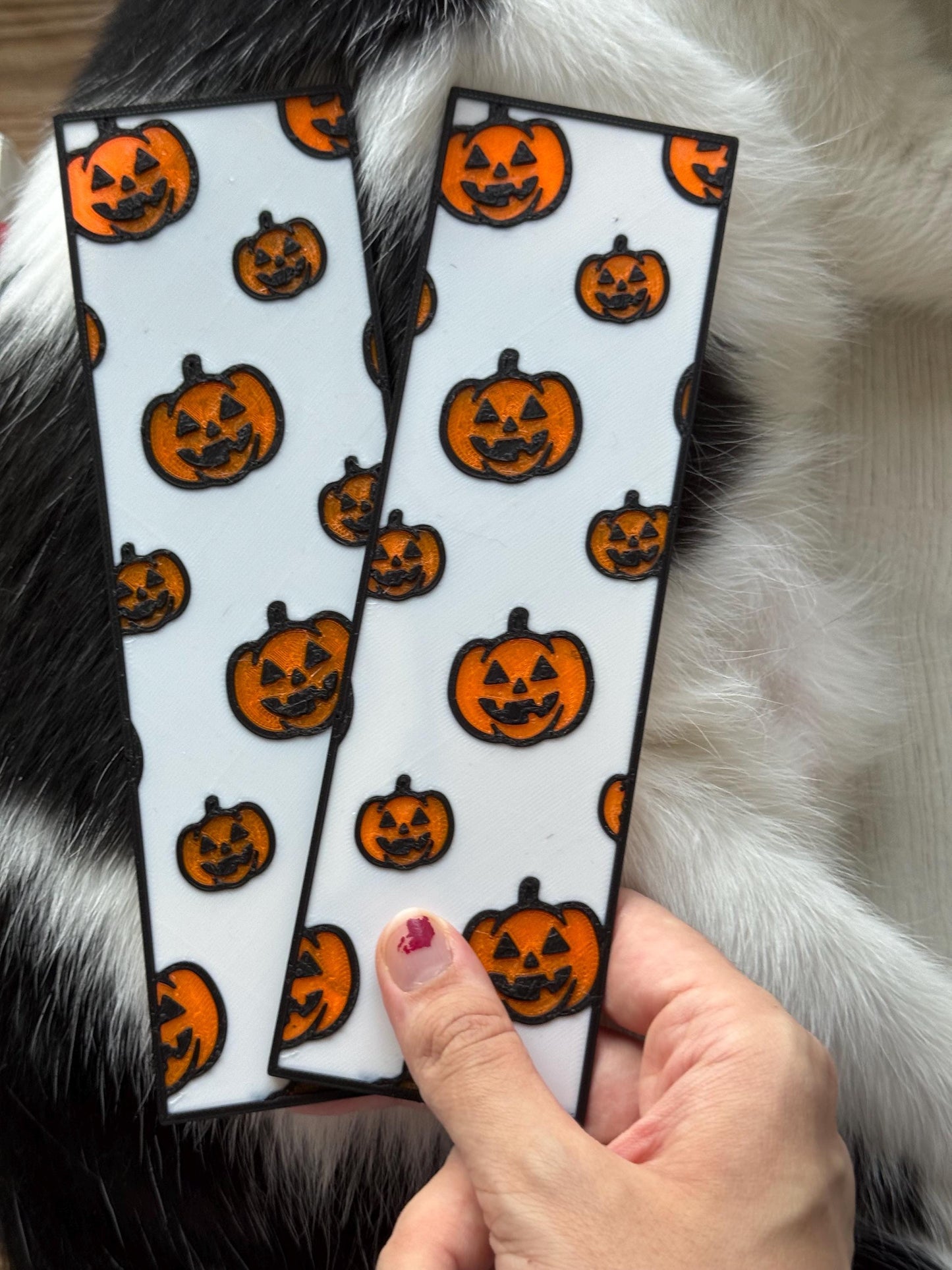 Pumpkin Bookmark – Stained Glass Effect 3D Printed Bookmark | Spooky Cute Halloween Gift | Translucent PLA | Gift for Book Lovers & Readers