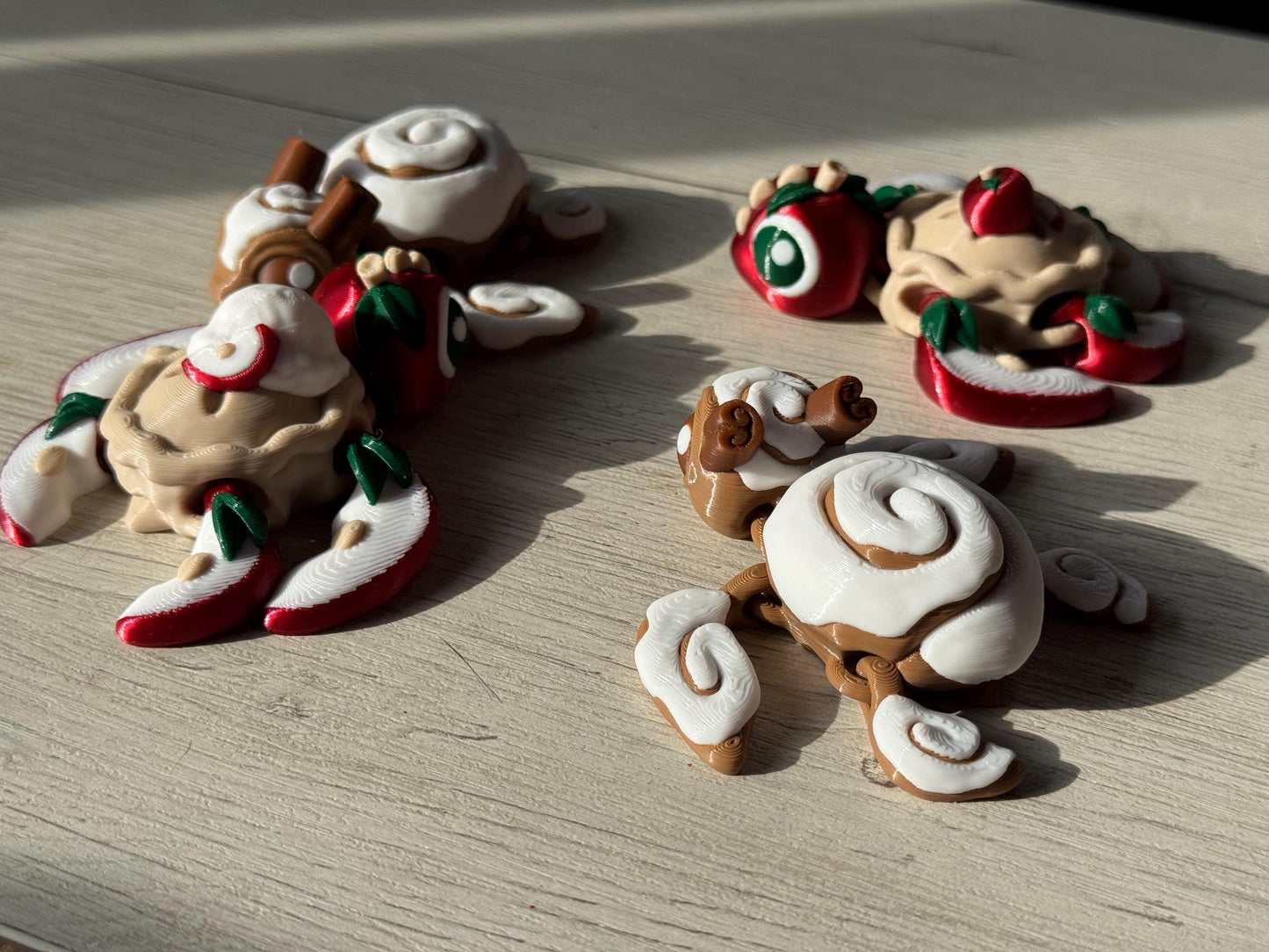 Articulated apple pie turtles - gift for turtle lovers, adorable turtles, figures for desk, mini articulated turtle, cinnamon turtle