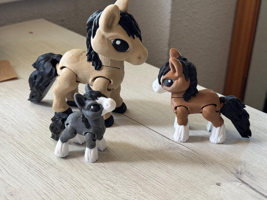 Articulated Horse Figurine – 3D Printed Figure in Custom Sizes | Posable Horse Gift for Horse Lovers & Collectors